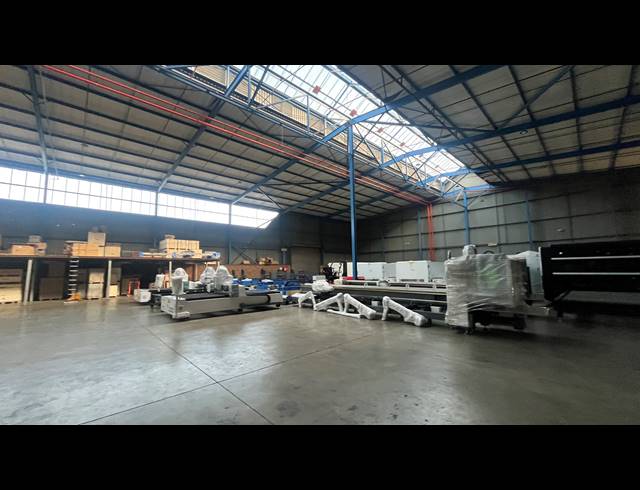 2,169M² WAREHOUSE TO LET IN SPARTAN